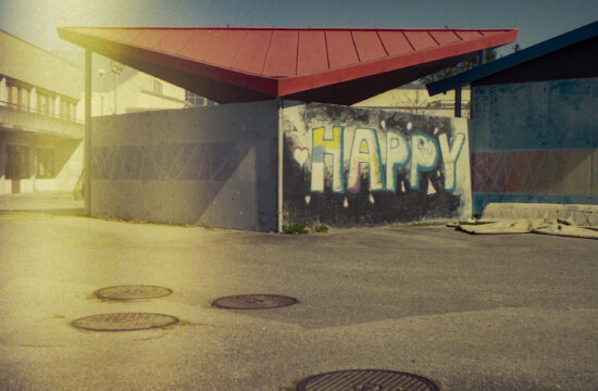 Photo information:
Film manufacturer: Kodak.
Film name: Ultramax.
Alias: .